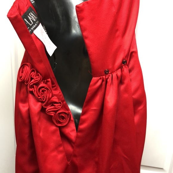 Red Satin De-Laru by Sheila Yen sz 9/10  Halter Formal - Picture 10 of 10